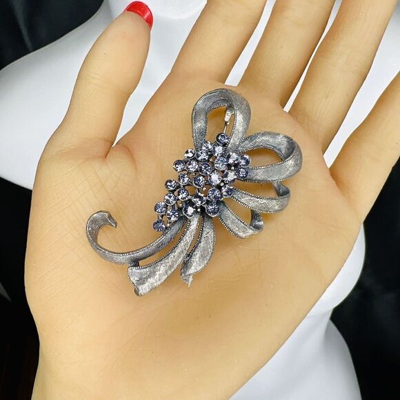 Vintage Purplish Blue Rhinestone Cluster Brooch Silver Tone Bow 4054 - Picture 5 of 9